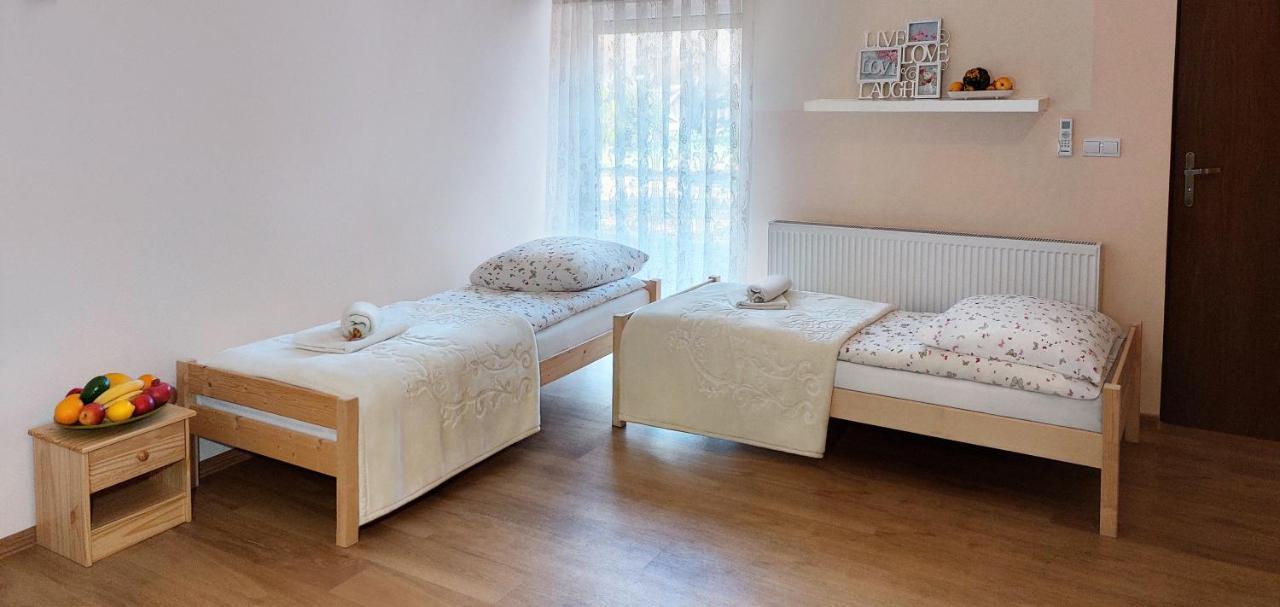 Apartamenty Gorki Male Tuszyn Kültér fotó