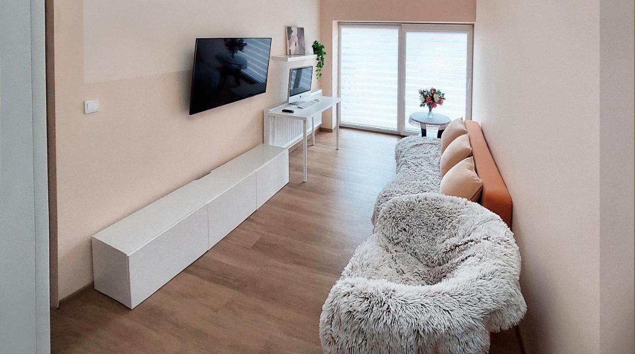 Apartamenty Gorki Male Tuszyn Kültér fotó