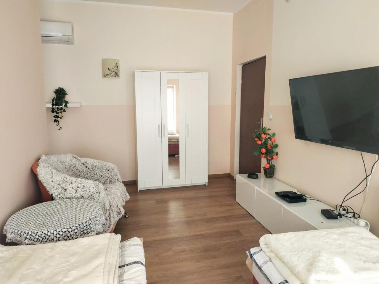 Apartamenty Gorki Male Tuszyn Kültér fotó