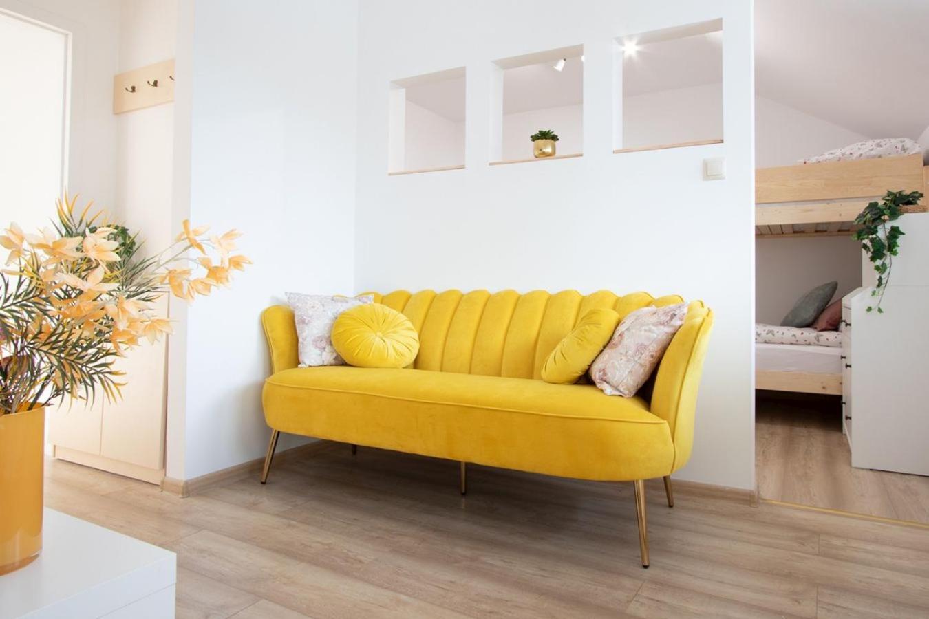 Apartamenty Gorki Male Tuszyn Kültér fotó