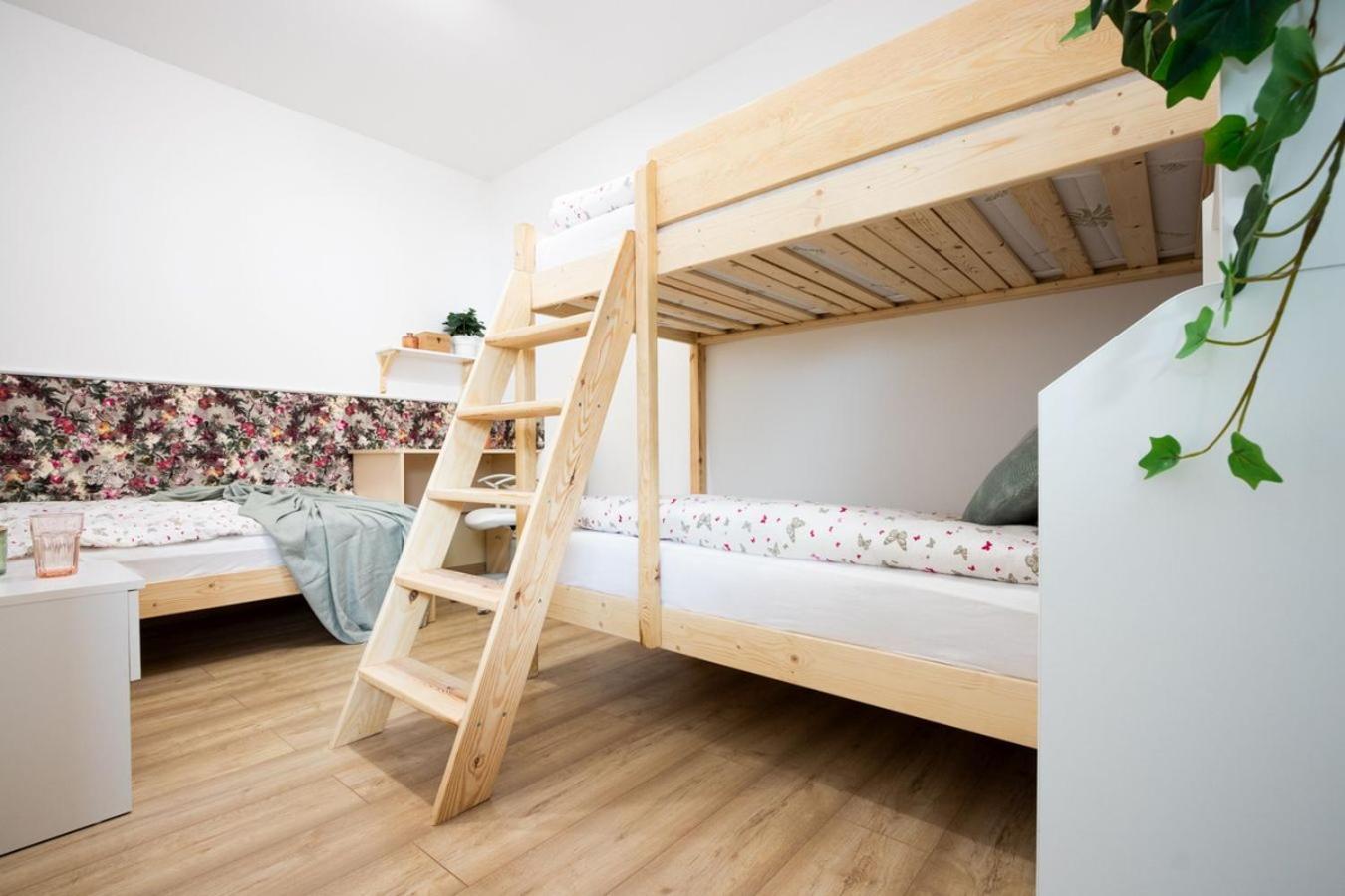 Apartamenty Gorki Male Tuszyn Kültér fotó