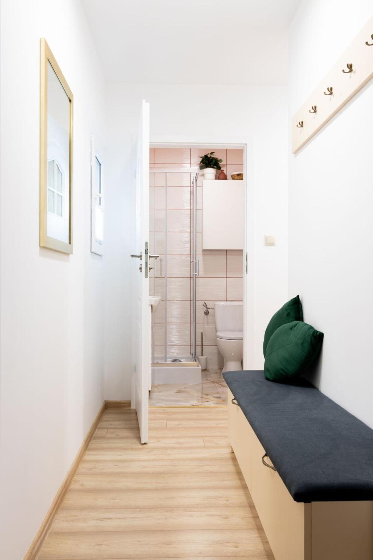 Apartamenty Gorki Male Tuszyn Kültér fotó